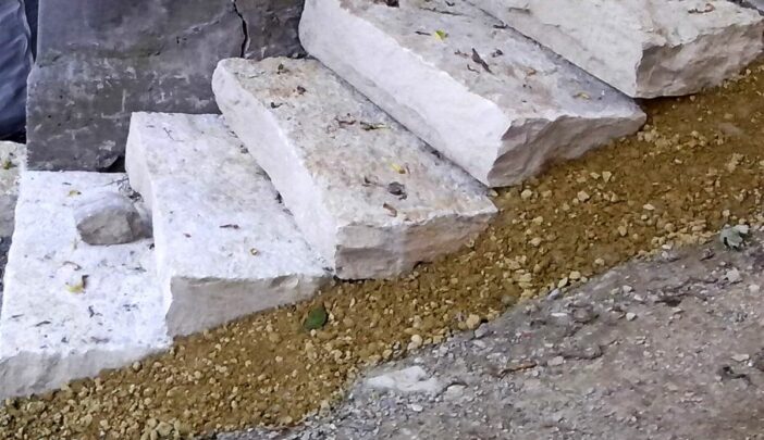 Blockstufen Kalkstein gespalten